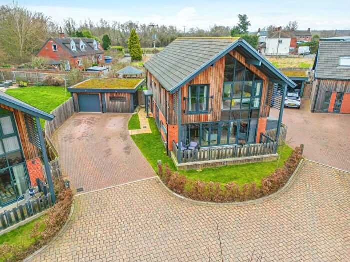 5 Bedroom Detached House For Sale In Stone Row Place, Moira, Swadlincote, DE12