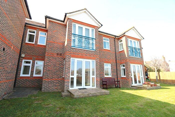 1 Bedroom Flat For Sale In St Leonards Avenue, Hayling Island, PO11
