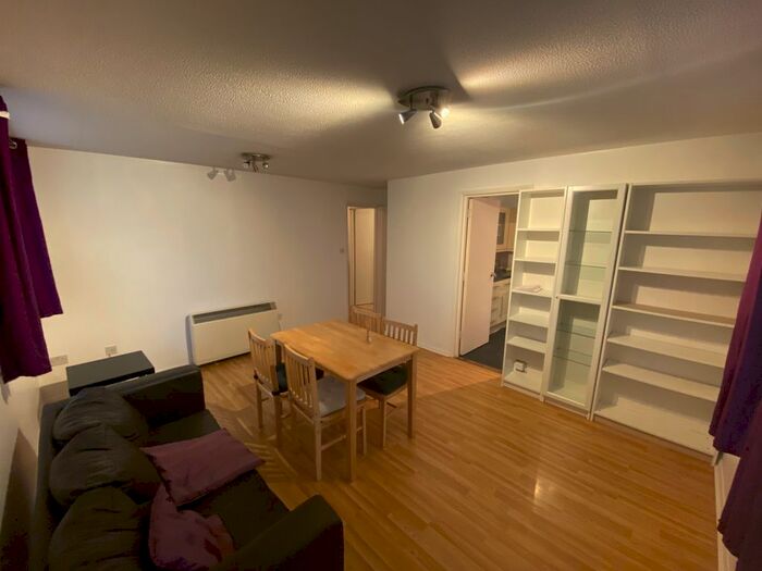 1 Bedroom Flat To Rent In Oakridge Drive, East Finchley, N2