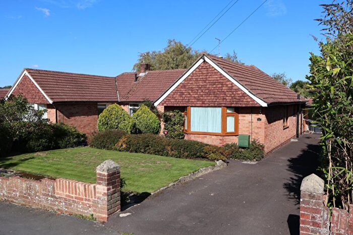 3 Bedroom Semi-Detached Bungalow For Sale In Catherington Lane, Horndean, PO8
