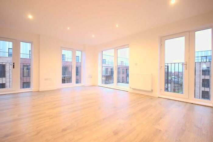 2 Bedroom Flat To Rent In Arc Court, Maxwell Road, London, RM7
