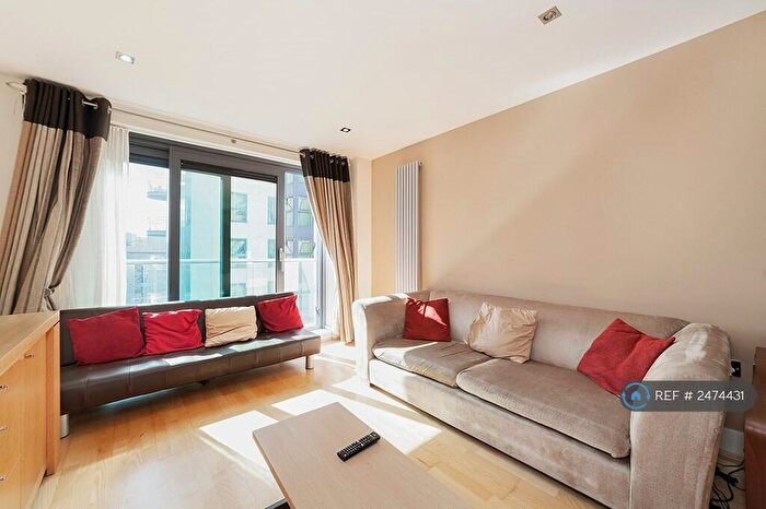 2 Bedroom Flat To Rent In Millharbour, London, E14