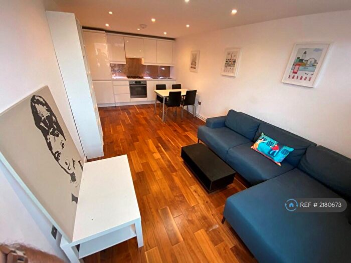 2 Bedroom Flat To Rent In Shoreditch, London, E1