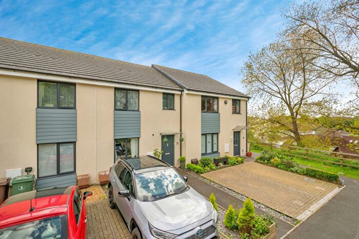3 Bedroom End Terrace House For Sale In Calstock Close, Plymouth, PL2