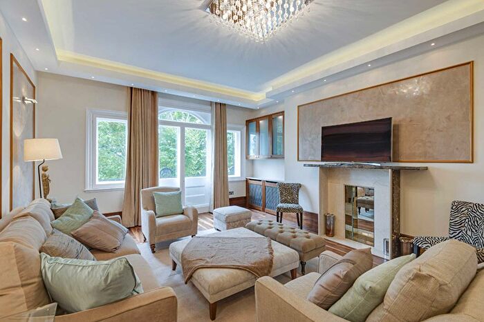 4 Bedroom Flat To Rent In North Gate, Prince Albert Road, St John's Wood, London, NW8