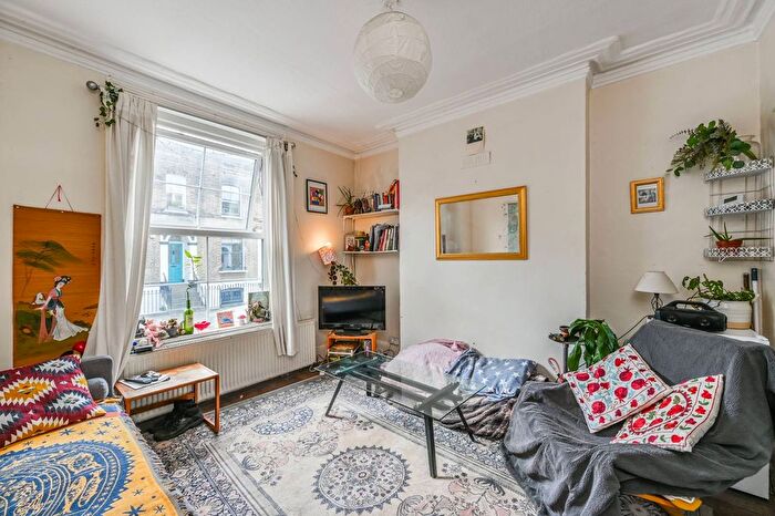 4 Bedroom Terraced House To Rent In Fielding Street, Walworth, London, SE17