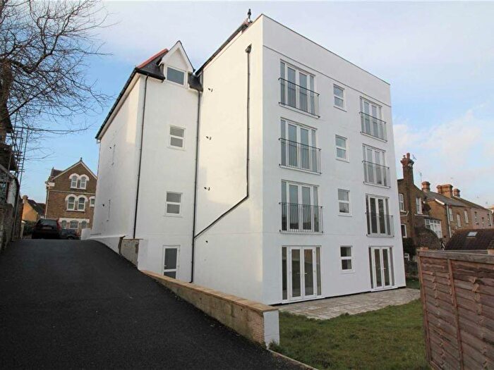 2 Bedroom Flat To Rent In Southeastern Road, Ramsgate, CT11
