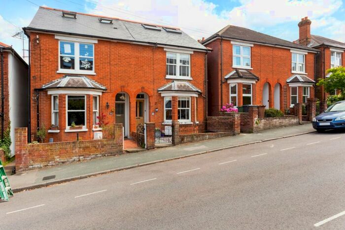 4 Bedroom Semi-Detached House To Rent In Agraria Road Guildford, GU2