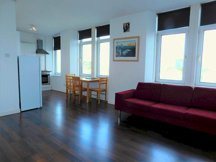 2 Bedroom Flat To Rent In Menzies Road, Torry, Aberdeen, AB11