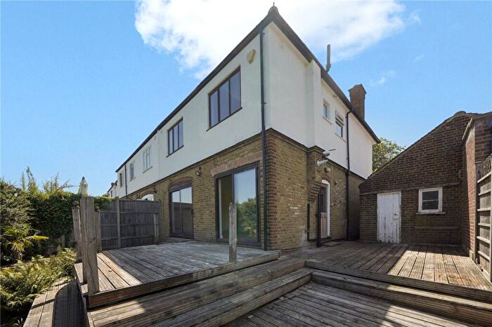 3 Bedroom Semi-Detached House For Sale In Beulah Hill, London, SE19