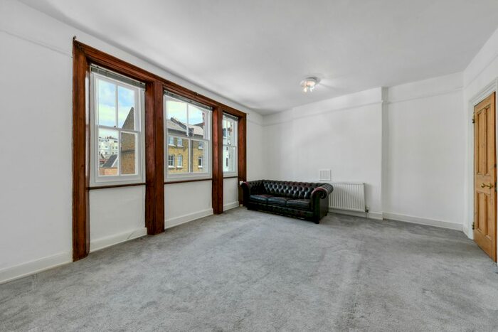 2 Bedroom Flat To Rent In Portobello Road, London, W11