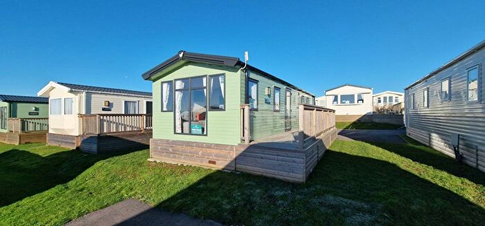 2 Bedroom Park Home For Sale In Oxwich, Swansea, SA3