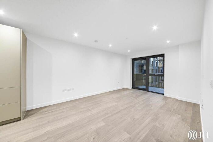 1 Bedroom Flat To Rent In Hawker House, N4