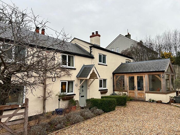 3 Bedroom Character Property For Sale In High Street, Worton, Devizes, SN10