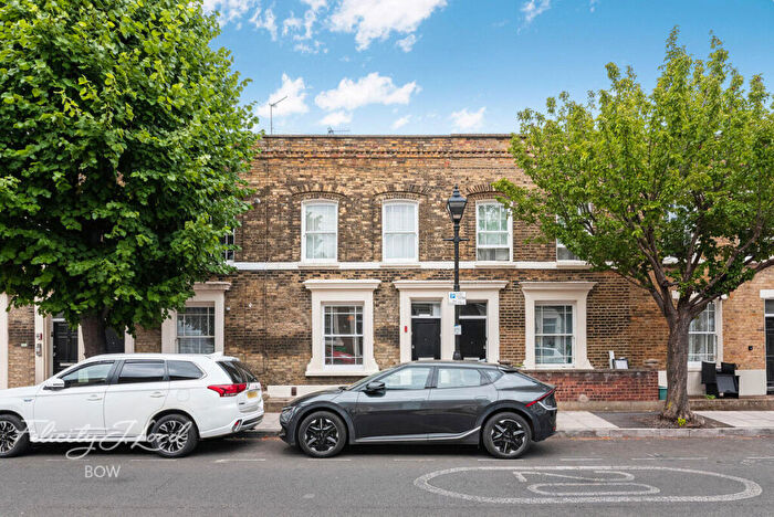 1 Bedroom Apartment For Sale In Grantley Street, London, E1