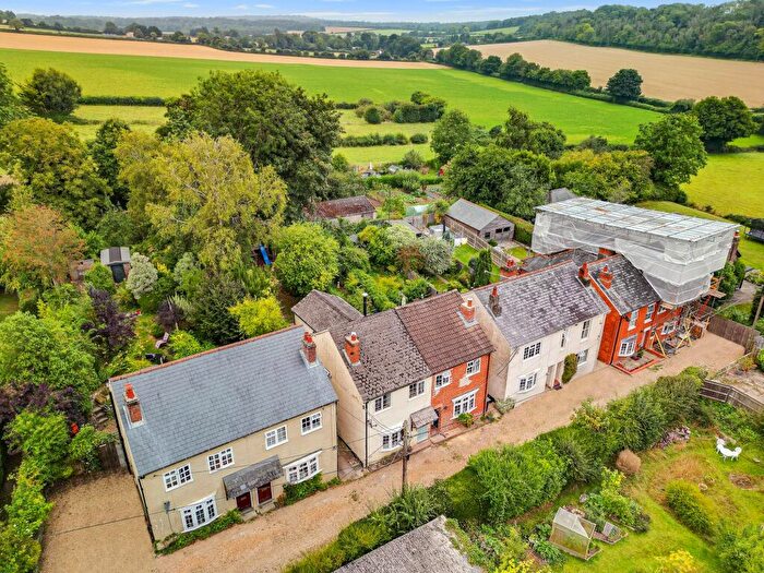 3 Bedroom Semi-Detached House For Sale In New Road, Bishops Waltham, SO32