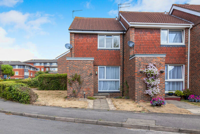 3 Bedroom End Of Terrace House To Rent In Fotherby Court, SL6