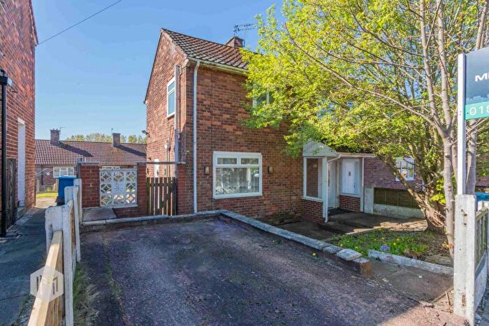 3 Bedroom Semi-Detached House For Sale In Acresfield Close, Swinton, M27