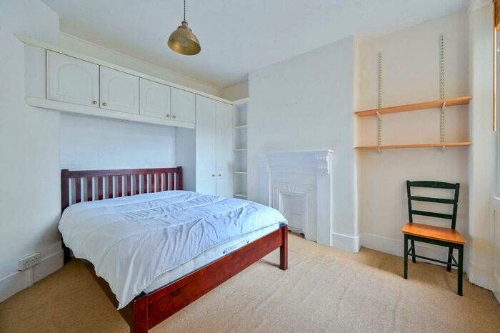 1 Bedroom Flat To Rent In Iliffe Street, Elephant And Castle, London, SE17