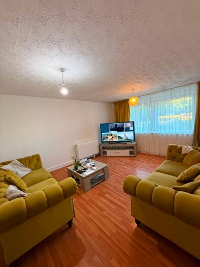 2 Bedroom Flat To Rent In Wellington Way, London, E3