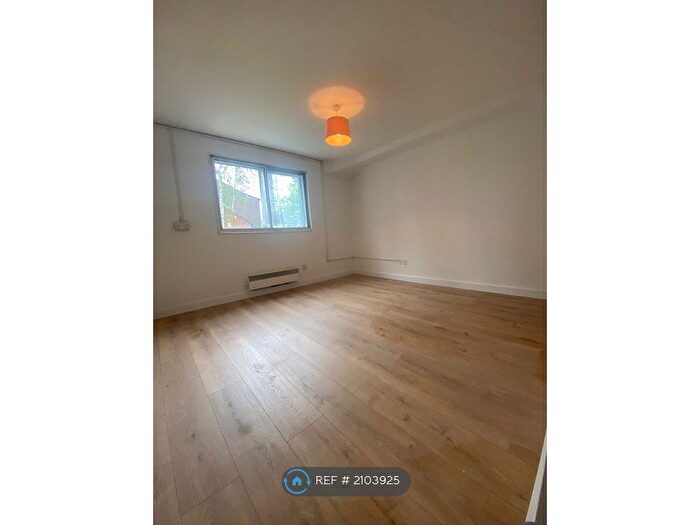 2 Bedroom Flat To Rent In Cranston Close, Hounslow, TW3