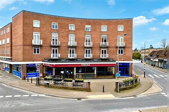 2 Bedroom Apartment For Sale In Burkes Road, Beaconsfield, Buckinghamshire, HP9
