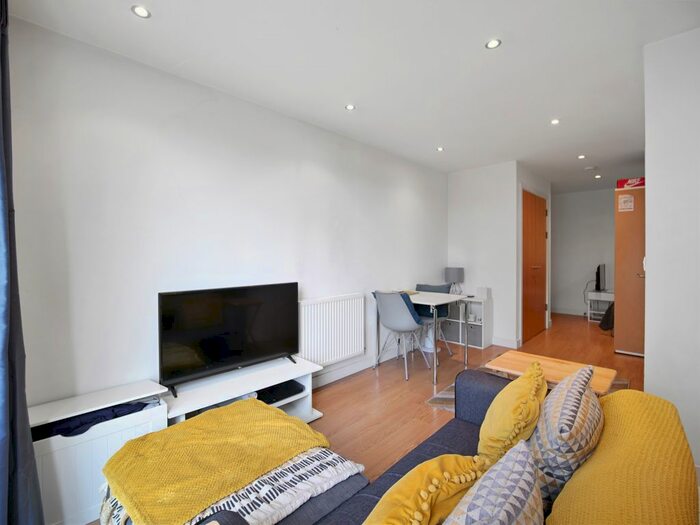 Studio To Rent In Adana Building, Lewisham, SE13