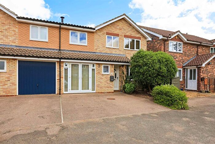 4 Bedroom Semi-Detached House To Rent In Poorsfield Road, Waterbeach, Cambridge, CB25