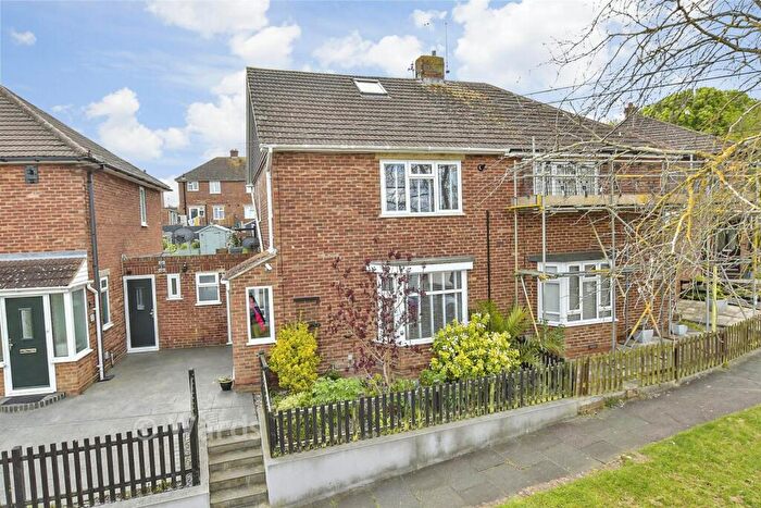 3 Bedroom Semi Detached House For Sale In Leeward Road, Rochester, Medway, ME1