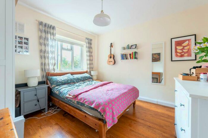 1 Bedroom Flat To Rent In Lochinvar Street, Balham, London, SW12