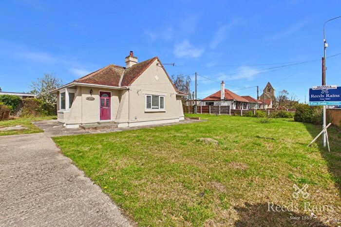 2 Bedroom Bungalow To Rent In Towyn Road, Towyn, Abergele, Conwy, LL22