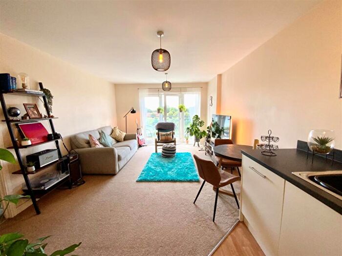 1 Bedroom Apartment To Rent In Overstone Court, Cardiff Bay ( Bed ), CF10