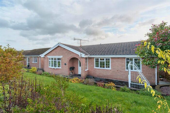 3 Bedroom Detached Bungalow For Sale In Tan Y Bryn, Pwllglas, LL15