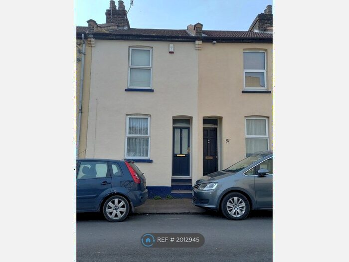 2 Bedroom Terraced House To Rent In Chamberlain Road, Chatham, ME4