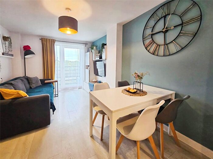 2 Bedroom Flat For Sale In Webster Close, Bracknell, Berkshire, RG12