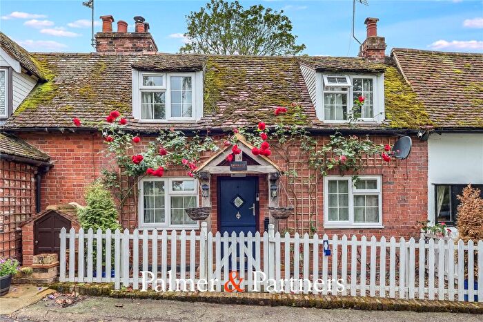 2 Bedroom Cottage For Sale In Sandford Mill Lane, Great Baddow, Chelmsford, Essex, CM2