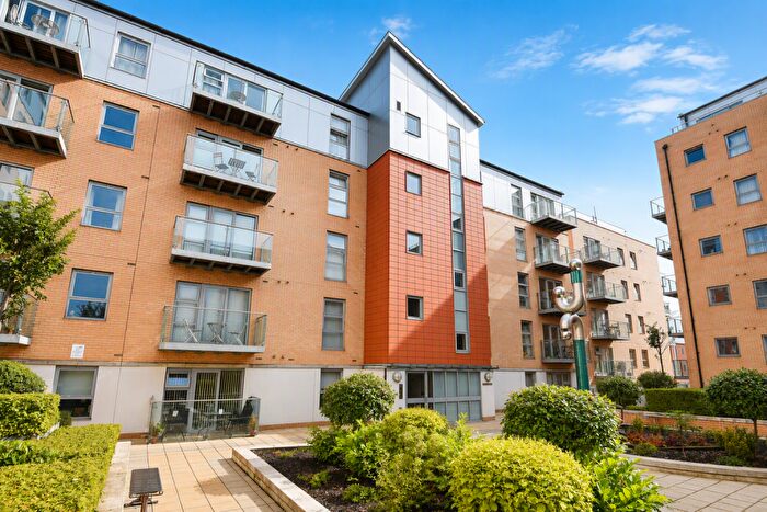 1 Bedroom Flat To Rent In Jubilee Court, South Woodford, E18