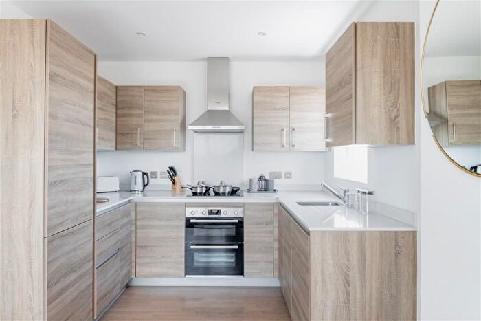 1 Bedroom Flat To Rent In Solomon Way, London, E1