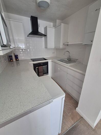 1 Bedroom Property To Rent In Croydon Road, Caterham, CR3