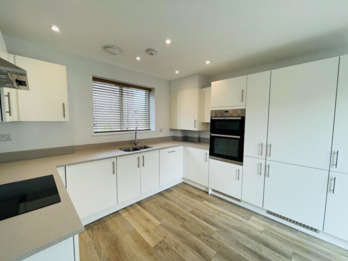 4 Bedroom House To Rent In Navigation Street, Nottingham, NG2