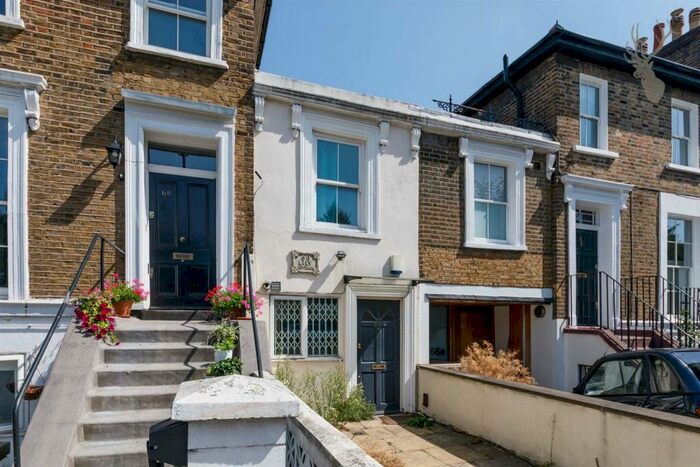2 Bedroom Terraced House To Rent In Southgate Road, London, N1