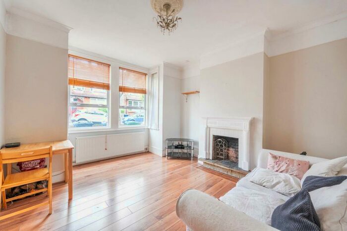 1 Bedroom Flat To Rent In Naylor Road, Whetstone, London, N20