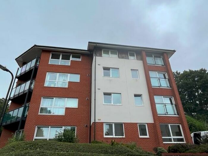 2 Bedroom Apartment To Rent In Hill Street, Southampton, SO19