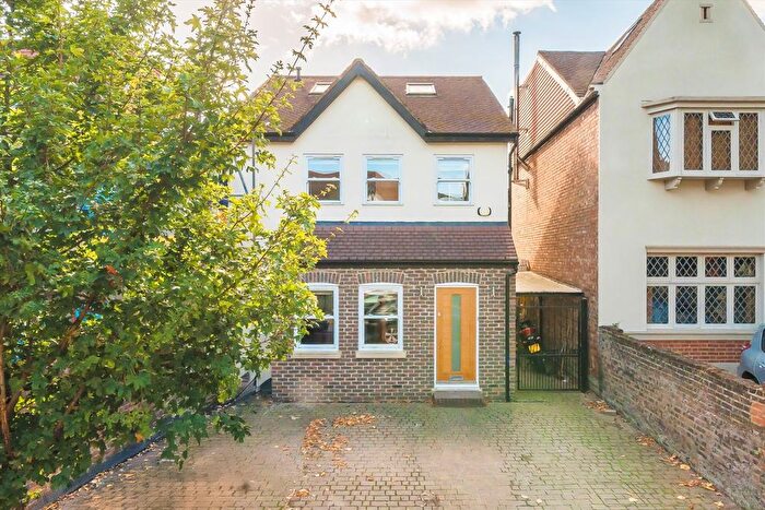 4 Bedroom Property For Sale In Niagara Avenue, Ealing, W5