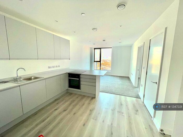 1 Bedroom Flat To Rent In No Old Trafford, Manchester, M17