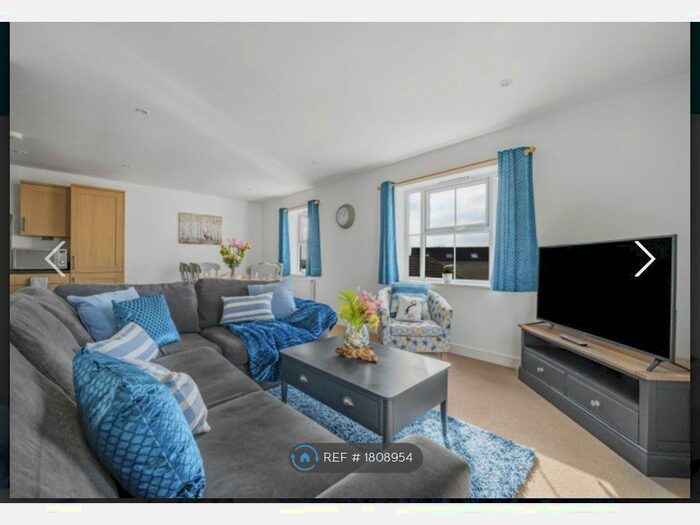 2 Bedroom Flat To Rent In Newbridge View, Truro, TR1