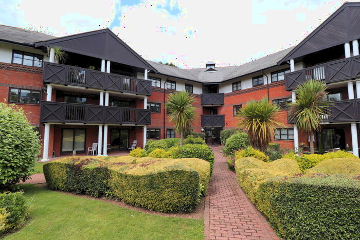 2 Bedroom Apartment To Rent In Hutton Poplars, CM13