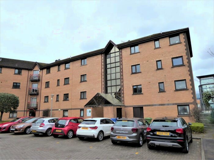 2 Bedroom Ground Flat To Rent In Riverview Gardens, Glasgow, G5