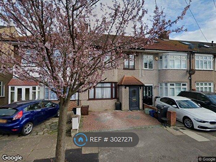 4 Bedroom Terraced House To Rent In Inverness Drive, Ilford, IG6