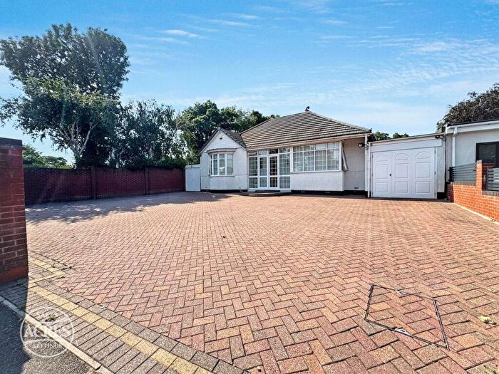 5 Bedroom Detached Bungalow For Sale In Pages Lane, Great Barr, Birmingham, B43